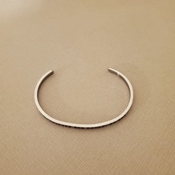Silver wrist bracelet hook - Picture 4 of 4